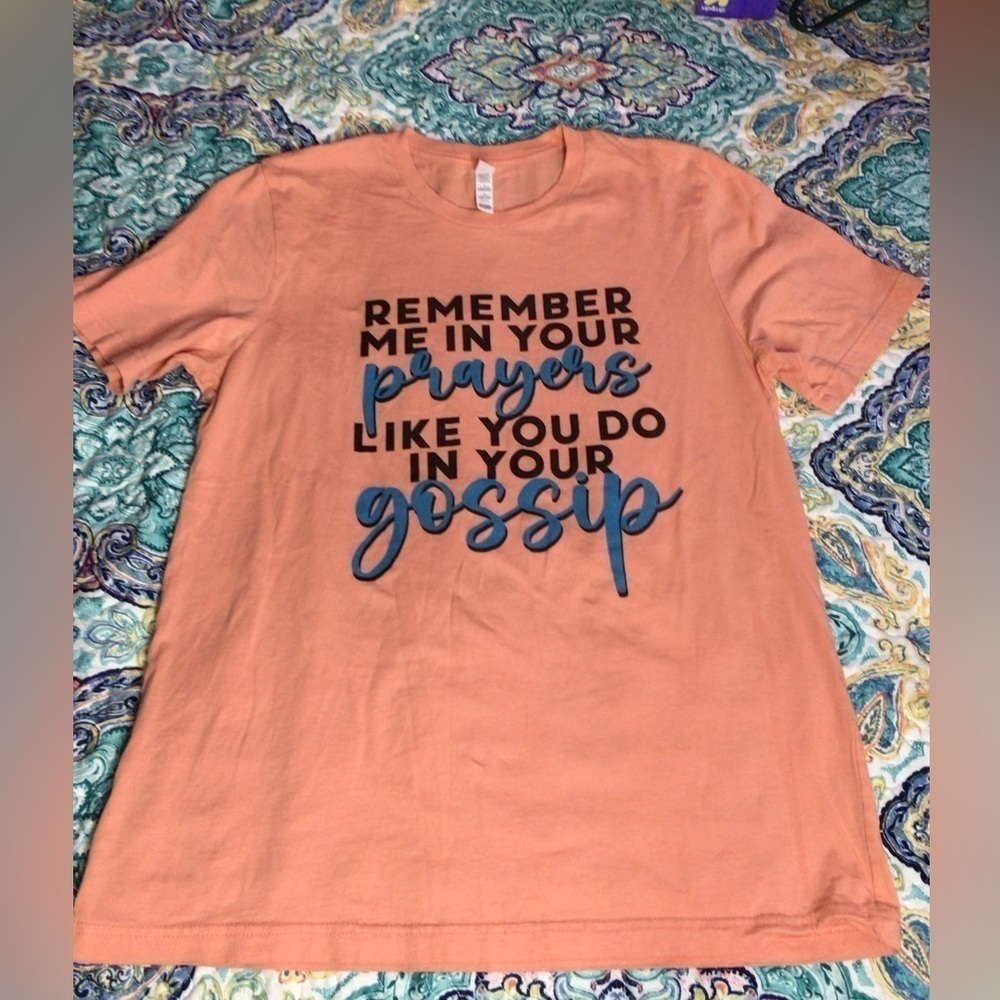 Peach Graphic Tee - Short Sleeve Large. (0114)